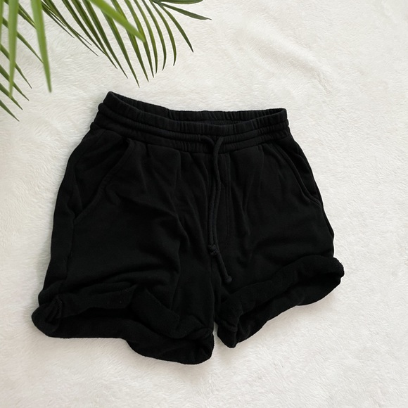 ARITZIA *Black* Pacquet Lounge Shorts - Picture 7 of 10